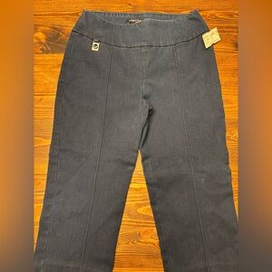 SESSIONS Dark Blue Denim Capri